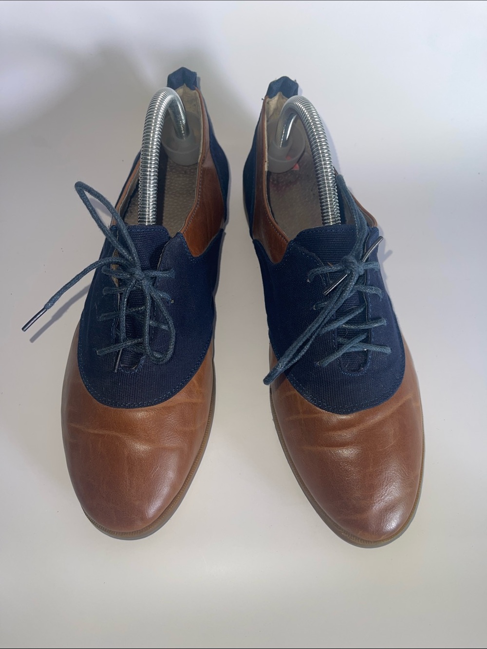 Restricted Women's Two-Tone Navy & Brown Leather Oxford Shoes